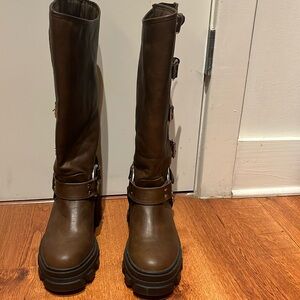 Super cool faux leather moto boots!